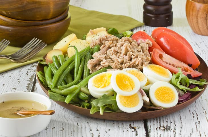 15 Must-Try Canned Tuna Recipes for Easy Homemade Meals 12 Canned Tuna Recipes: Classic French Niçoise Salad with Tuna (Fresh & Elegant Meal Bowl)