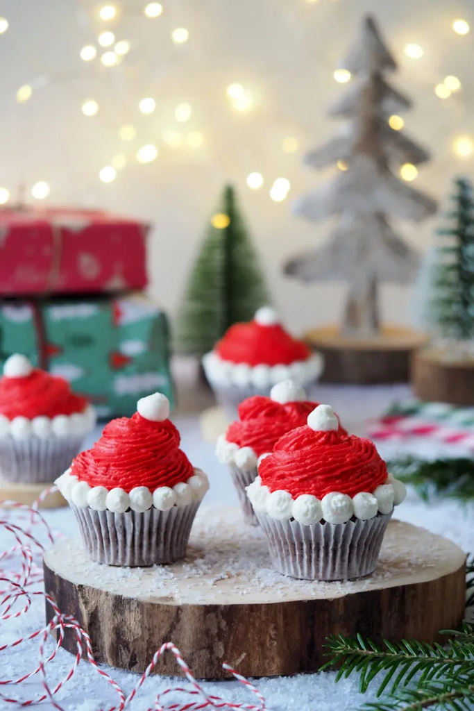 Christmas Santa Hut cupcake