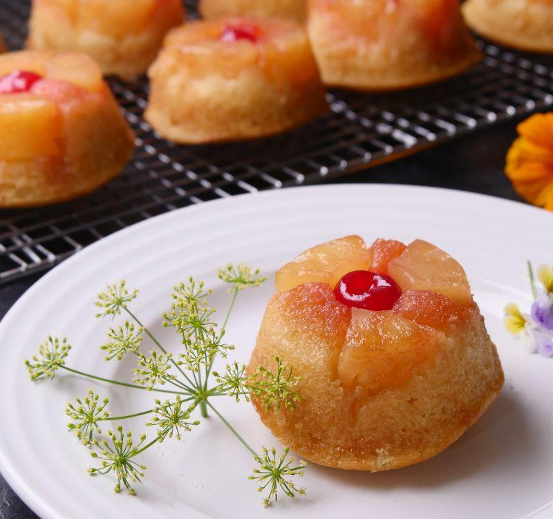 Christmas Pineapple Upside Down Cupcake