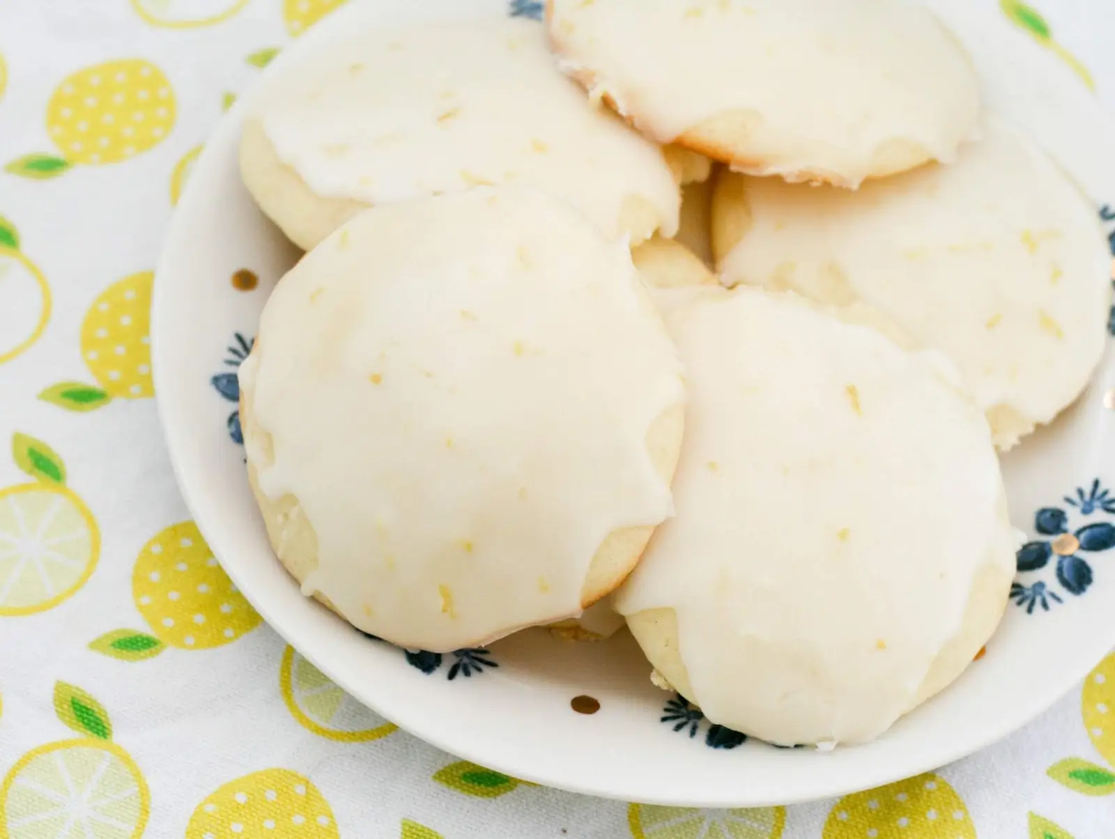 Italian Lemon Ricotta Cookies_A Zesty Twist on a Classic Treat.webp