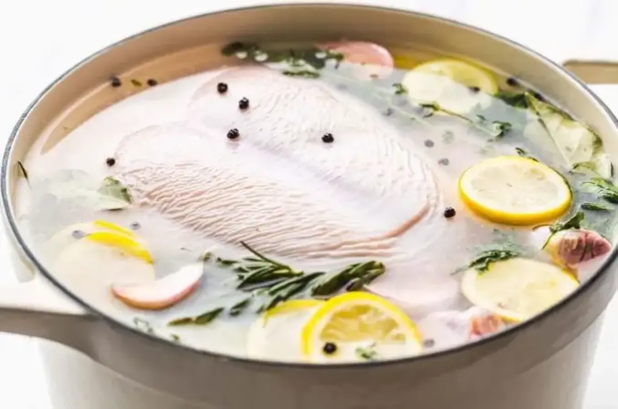 how-to-brine-a-chicken-sadierecipes.com-1.webp