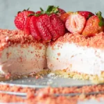 strawberry-crunch-cheesecake-sadierecipes-.webp