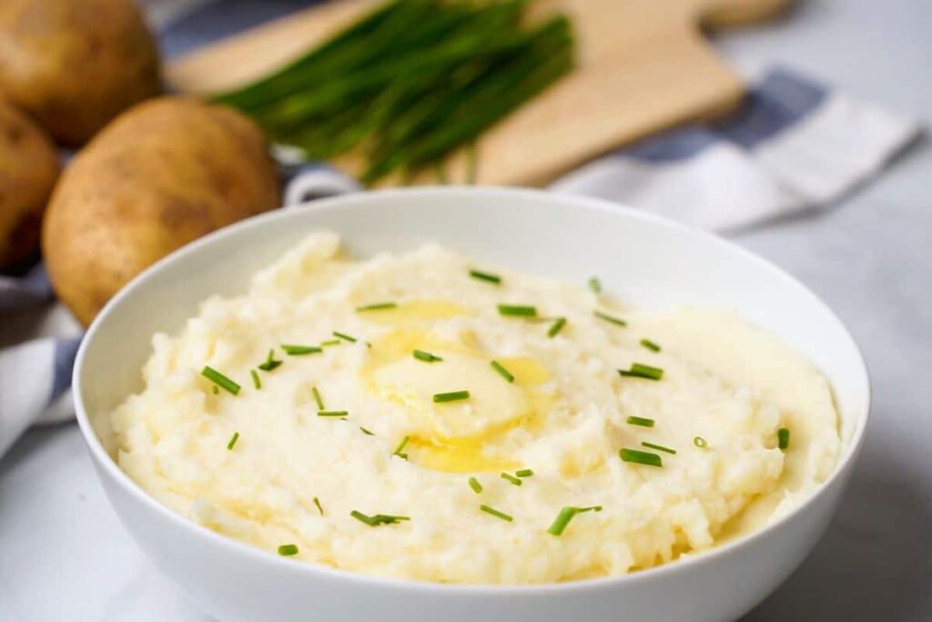 Creamy-Double-Garlic-Mashed-Potatoes-.jpg